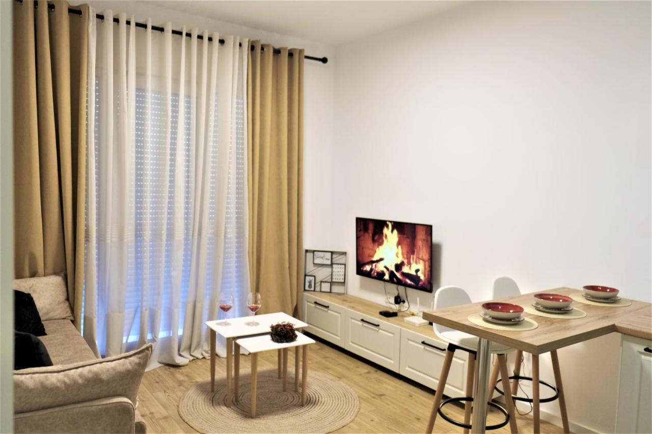 Apartment In The Heart Of Old Bazaar, Tirana - Hana Apartments Exterior foto
